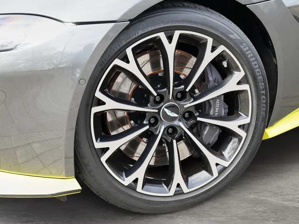 Aston Martin V8 Vantage Vantage V8 Coupe Magnetic Silver 07/2018-photo-12