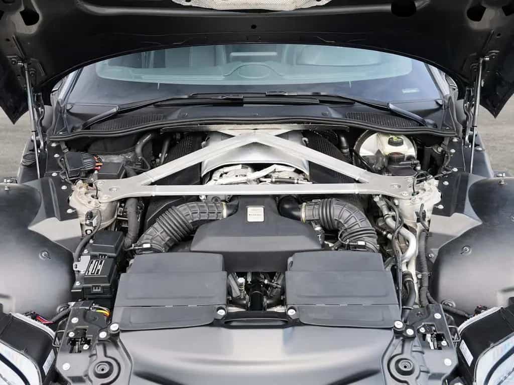 Aston Martin V8 Vantage Vantage V8 Coupe Magnetic Silver 07/2018-photo-16