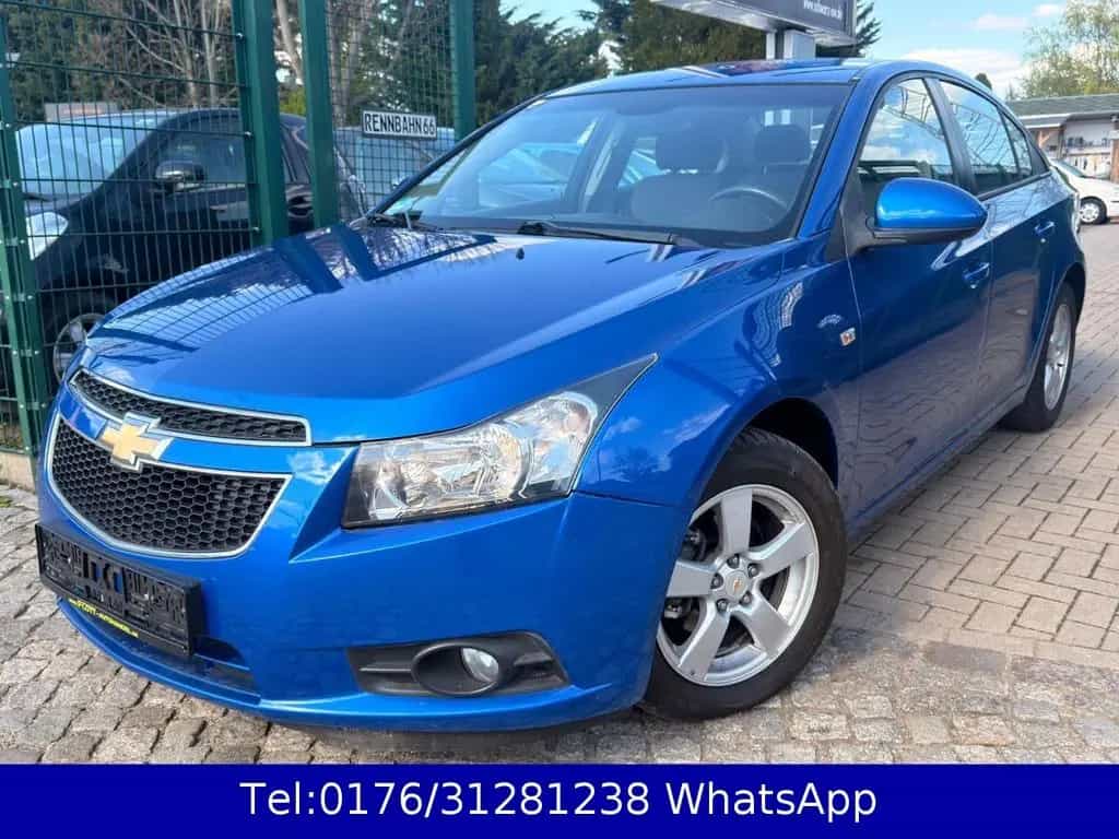 Chevrolet Cruze LS 1.6 !! Klima !! Tüv Nov.2027 !! 12/2010-photo-0