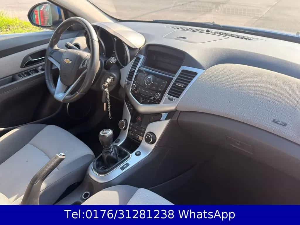 Chevrolet Cruze LS 1.6 !! Klima !! Tüv Nov.2027 !! 12/2010-photo-10