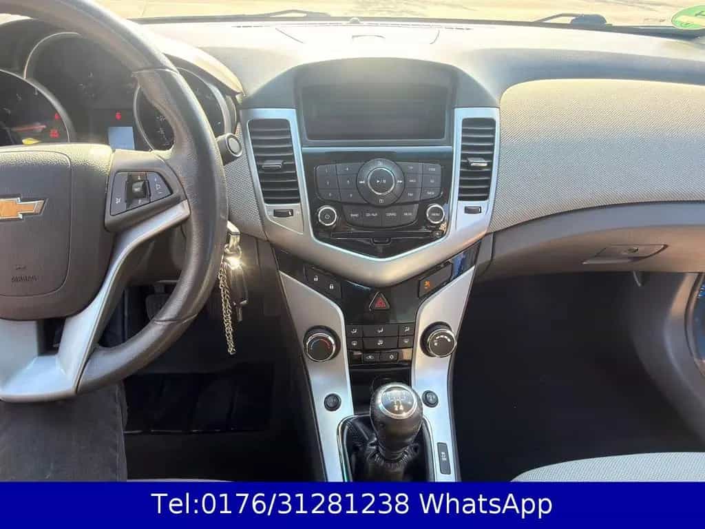 Chevrolet Cruze LS 1.6 !! Klima !! Tüv Nov.2027 !! 12/2010-photo-12