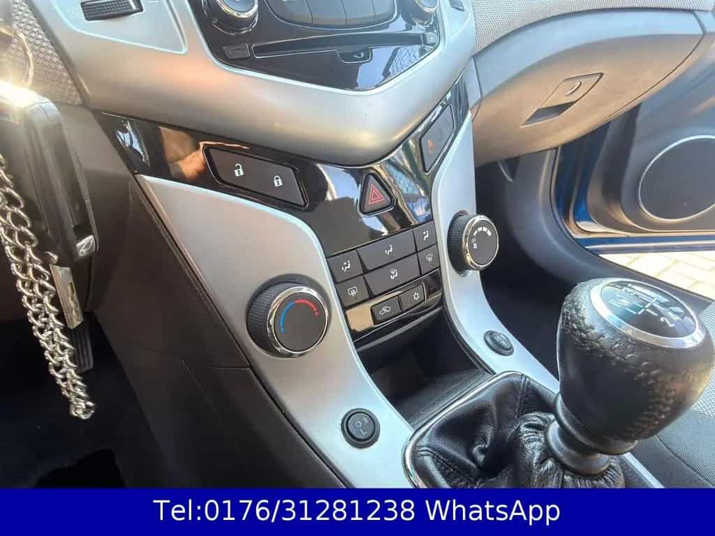 Chevrolet Cruze LS 1.6 !! Klima !! Tüv Nov.2027 !! 12/2010-photo-16