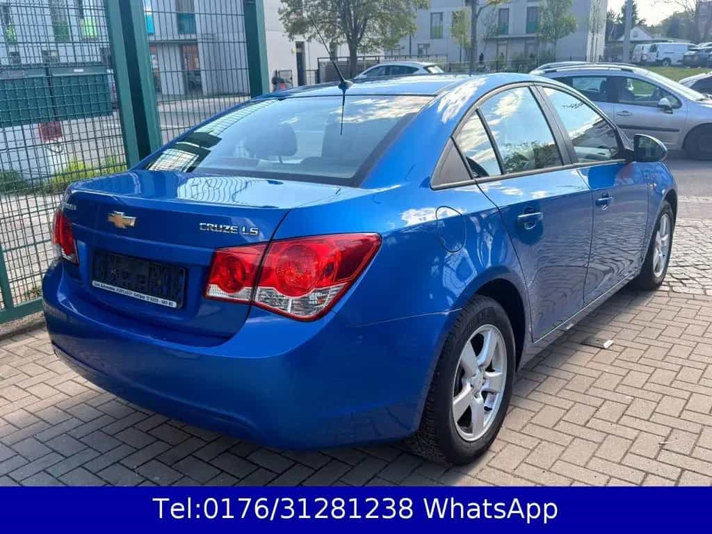 Chevrolet Cruze LS 1.6 !! Klima !! Tüv Nov.2027 !! 12/2010-photo-3