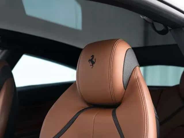 Ferrari GTC4 Lusso V12 12/2016-photo-11