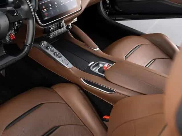 Ferrari GTC4 Lusso V12 12/2016-photo-7