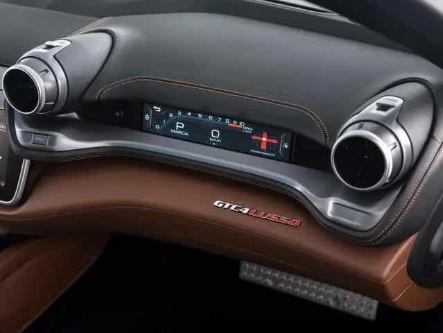 Ferrari GTC4 Lusso V12 12/2016-photo-8