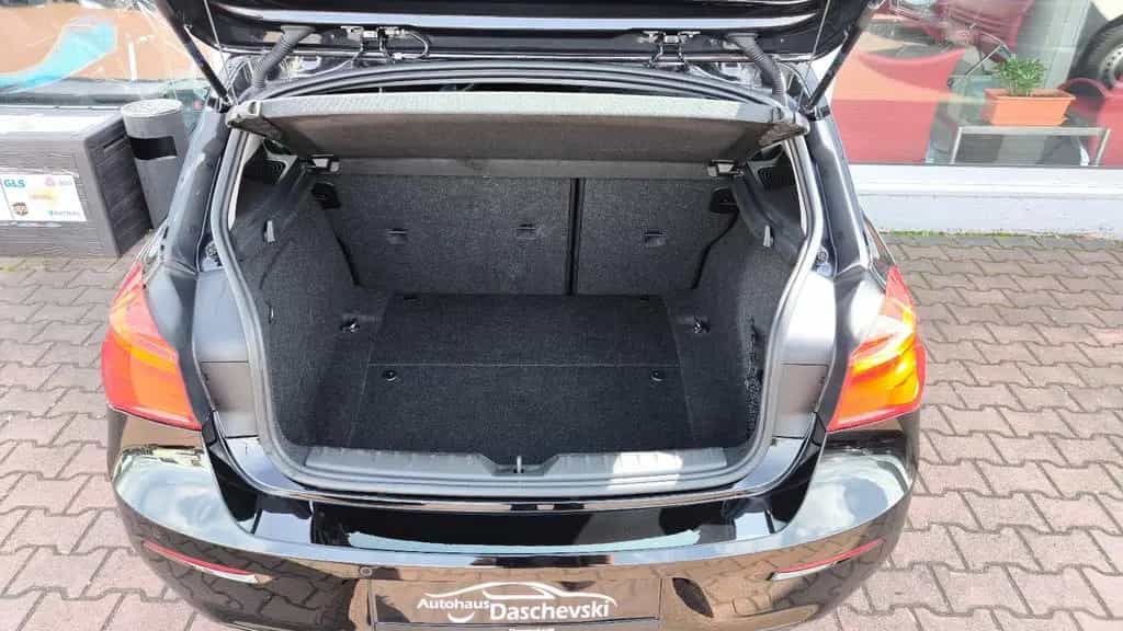 BMW 1 Series 118i Limousine 5-trg. Advantage 12/2017-photo-16