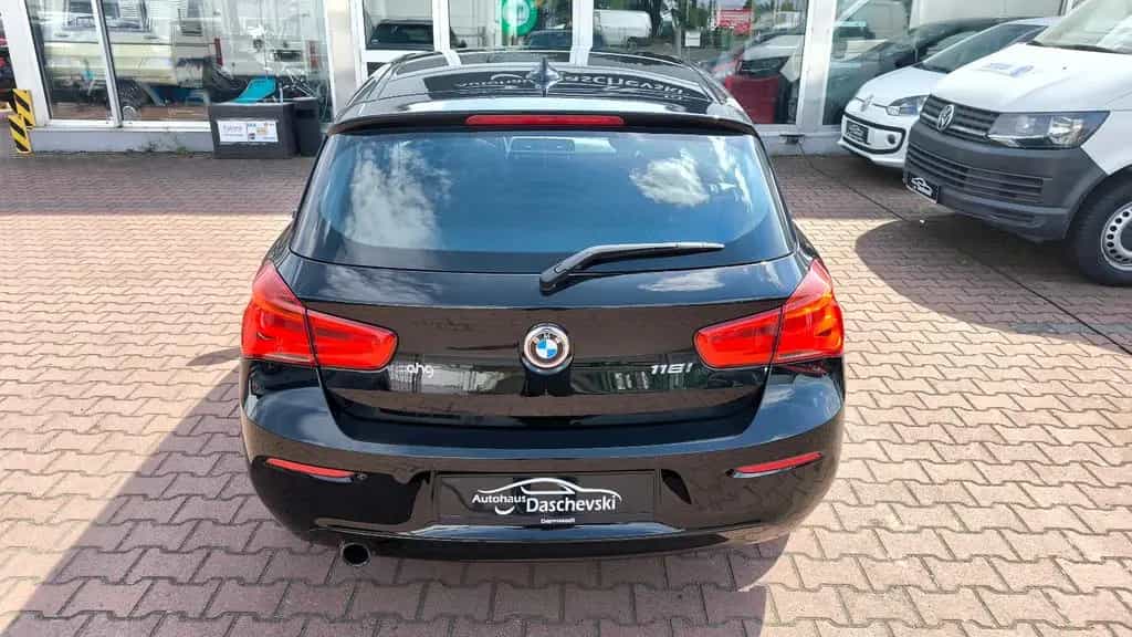 BMW 1 Series 118i Limousine 5-trg. Advantage 12/2017-photo-3