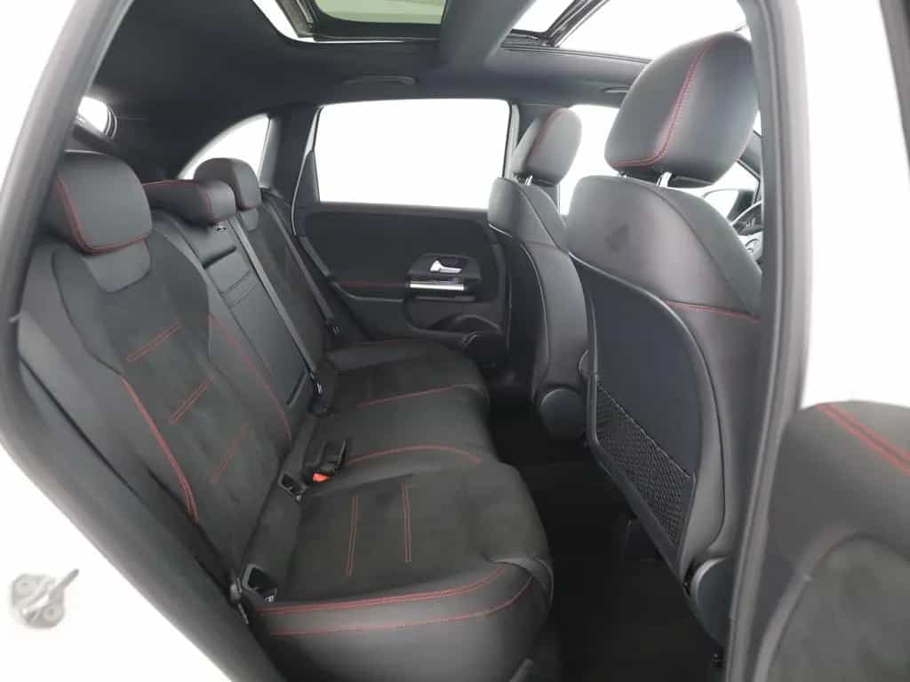 Mercedes-Benz B 200 AMG Night MBUX Pano Distronic Kamera LED 02/2019-photo-14