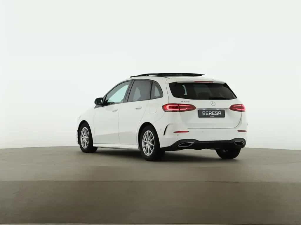 Mercedes-Benz B 200 AMG Night MBUX Pano Distronic Kamera LED 02/2019-photo-4