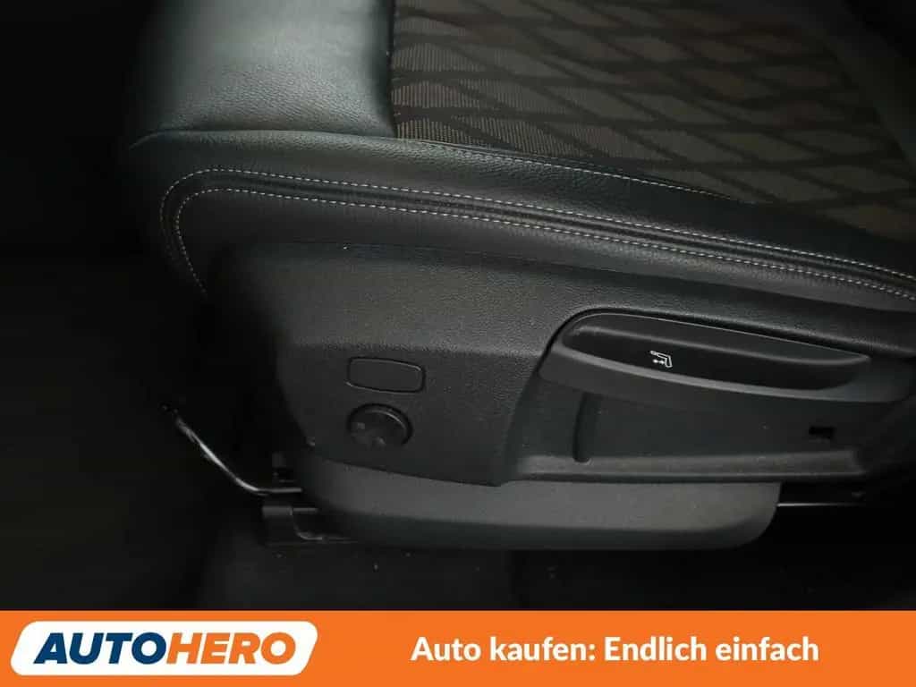 BMW sDrive 18i xLine Aut.*NAVI*LED*CAM*SHZ*TEMPO* 06/2019-photo-32