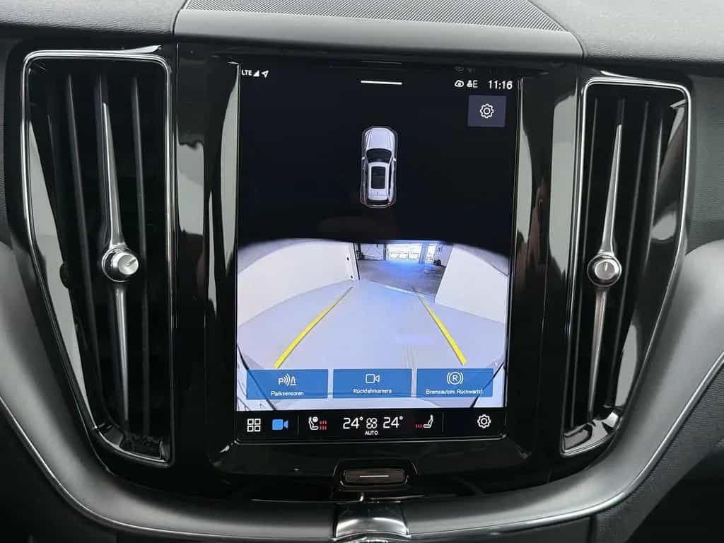 Volvo XC60 B4 Diesel Core 2WD 11/2023-photo-29