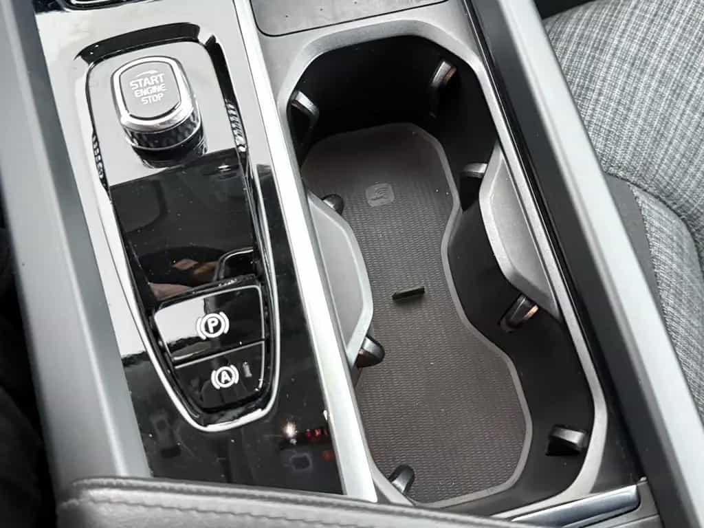Volvo XC60 B4 Diesel Core 2WD 11/2023-photo-33