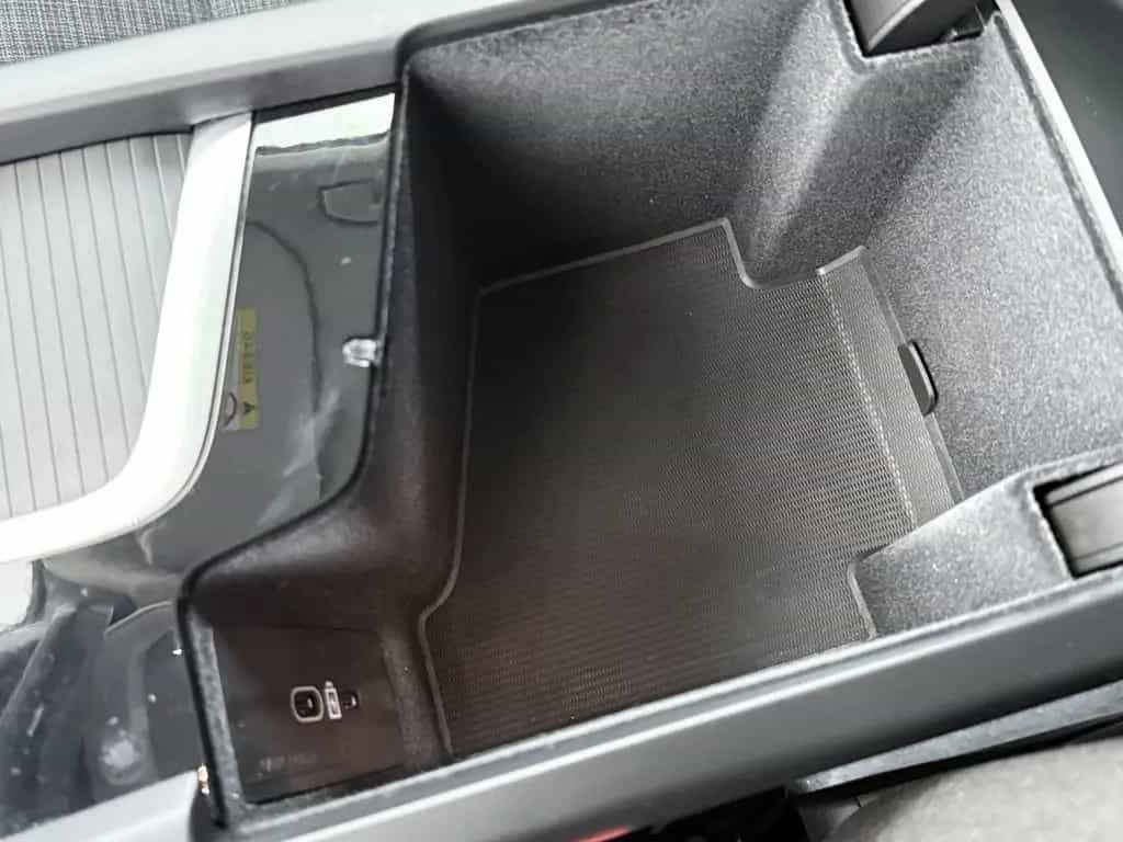 Volvo XC60 B4 Diesel Core 2WD 11/2023-photo-35