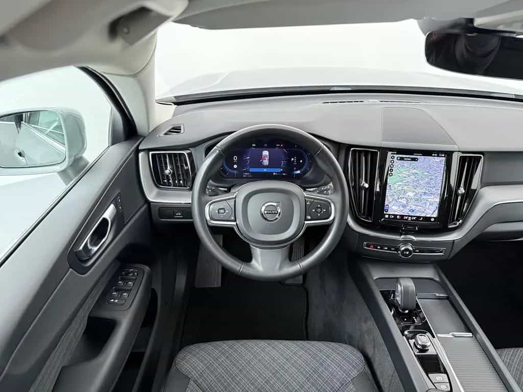 Volvo XC60 B4 Diesel Core 2WD 11/2023-photo-37