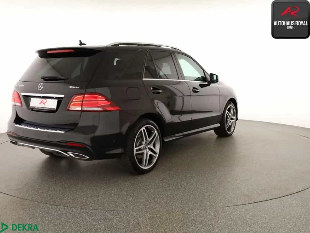 Mercedes-Benz GLE-Class 350 d 4M AMG FOND-TV,360GRAD,DISTRONIC,AHK 03/2018-photo-3