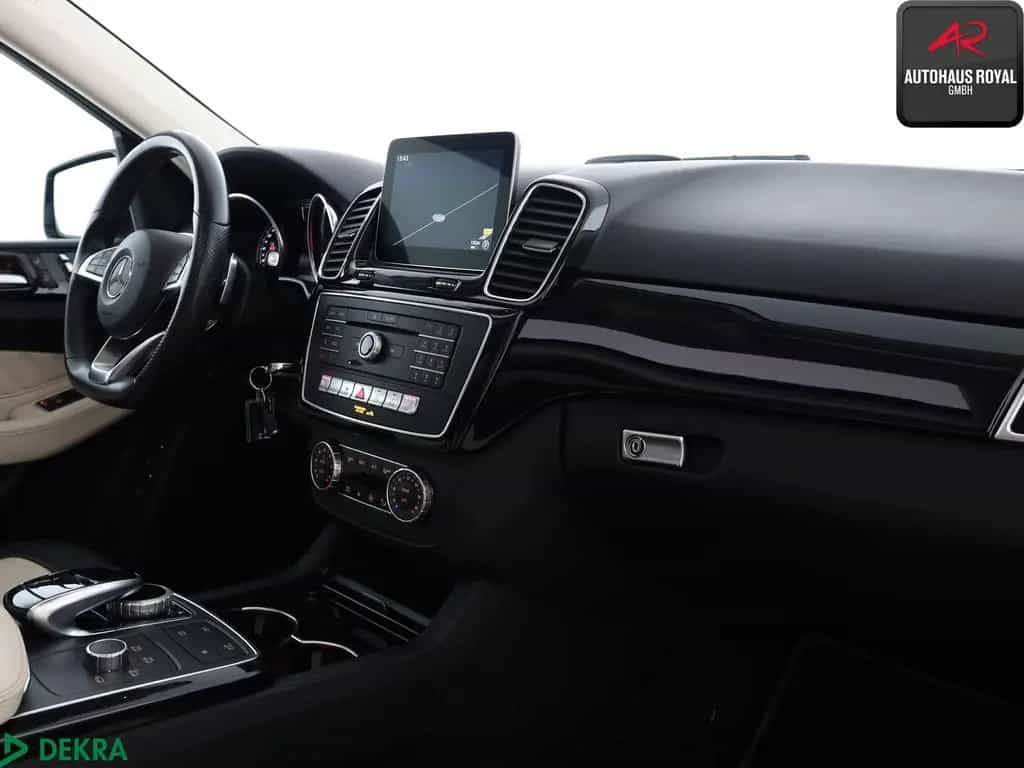 Mercedes-Benz GLE-Class 350 d 4M AMG FOND-TV,360GRAD,DISTRONIC,AHK 03/2018-photo-7