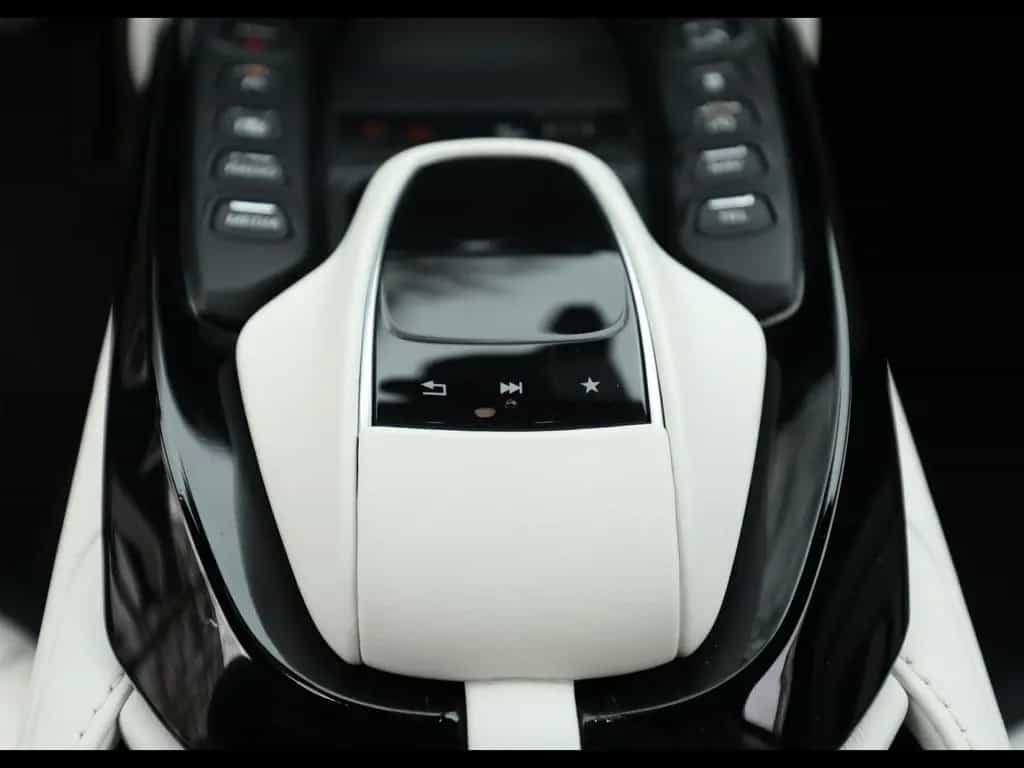 Aston Martin V8 VANTAGE COUPE°ONYX BLACK°DUOTONE°360°XPEL 03/2022-photo-12