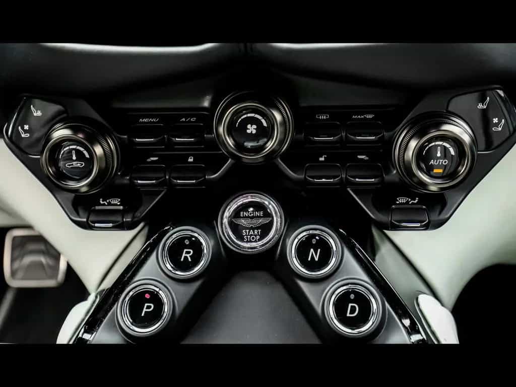Aston Martin V8 VANTAGE COUPE°ONYX BLACK°DUOTONE°360°XPEL 03/2022-photo-17