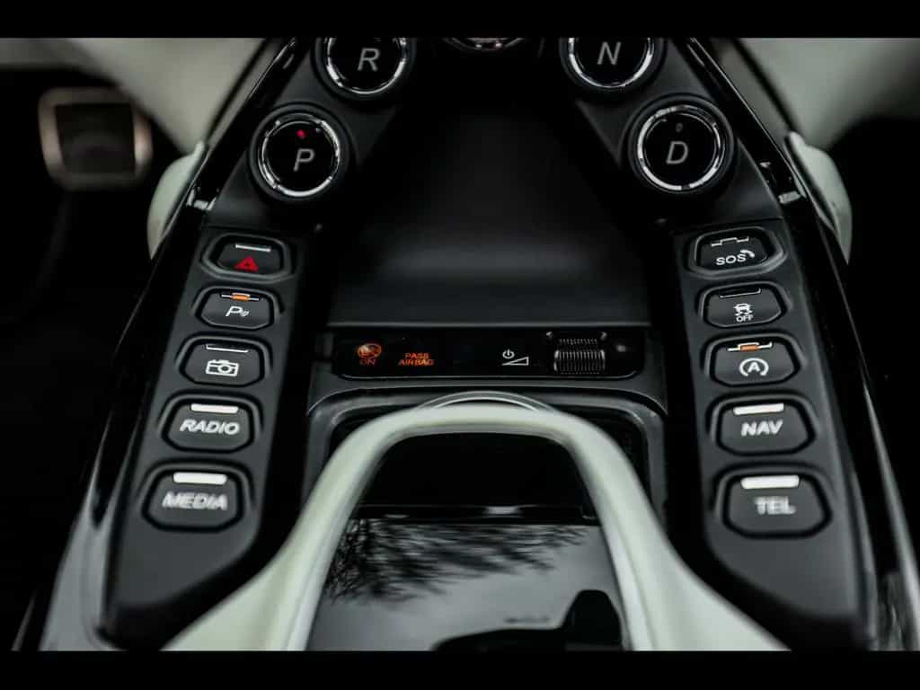 Aston Martin V8 VANTAGE COUPE°ONYX BLACK°DUOTONE°360°XPEL 03/2022-photo-18