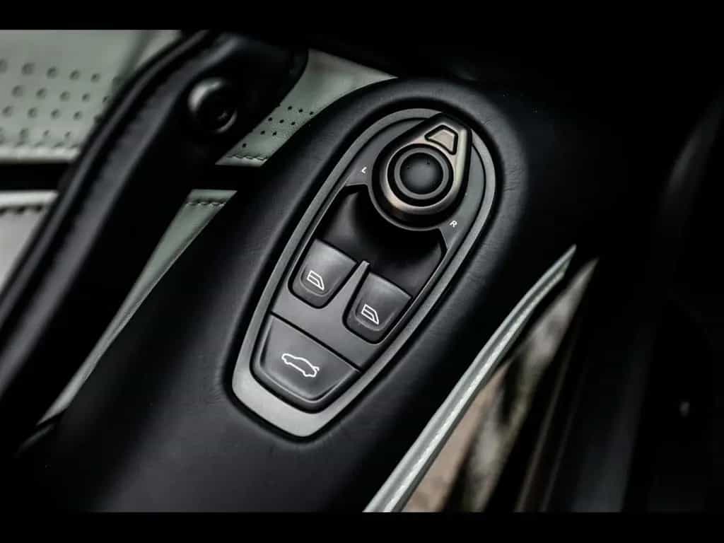 Aston Martin V8 VANTAGE COUPE°ONYX BLACK°DUOTONE°360°XPEL 03/2022-photo-21