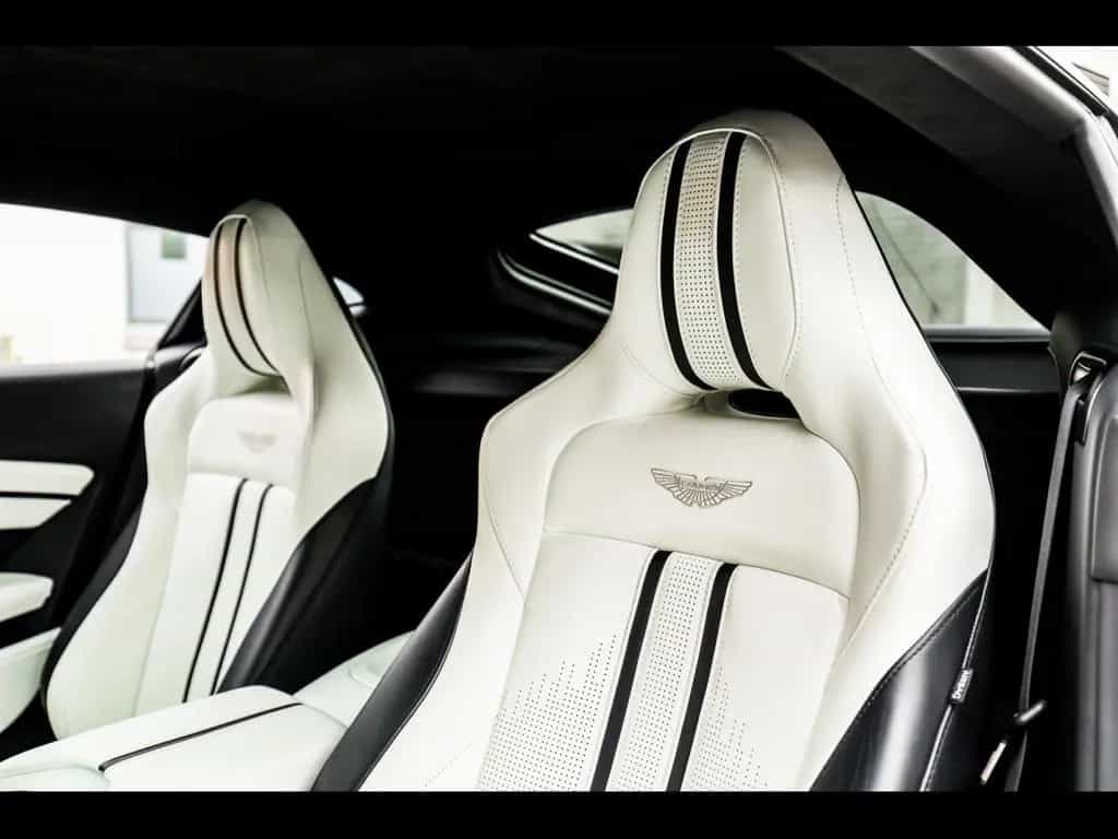 Aston Martin V8 Vantage COUPE°ONYX BLACK°DUOTONE°360°XPEL 03/2022-photo-10