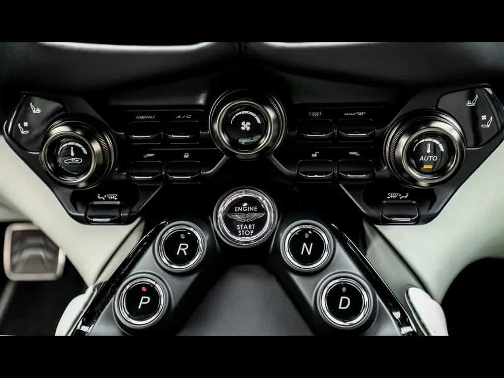 Aston Martin V8 Vantage COUPE°ONYX BLACK°DUOTONE°360°XPEL 03/2022-photo-18
