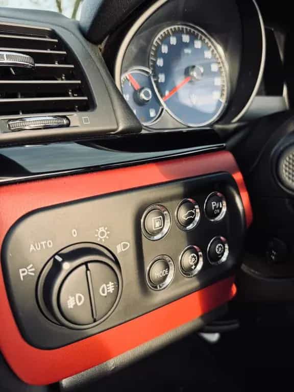 Maserati GranCabrio 4.7 V8 Einwandfreier Zustand 01/2015-photo-11