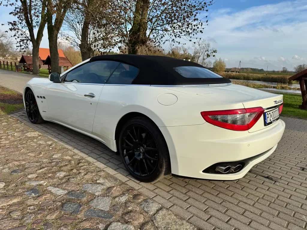 Maserati GranCabrio 4.7 V8 Einwandfreier Zustand 01/2015-photo-15