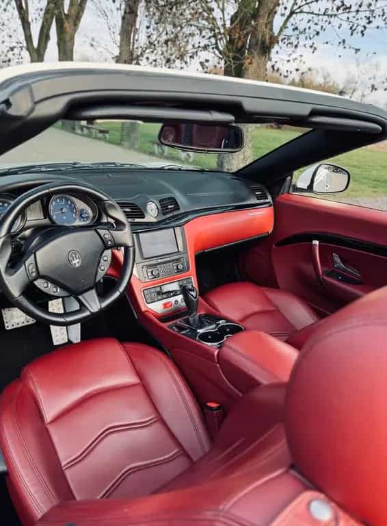 Maserati GranCabrio 4.7 V8 Einwandfreier Zustand 01/2015-photo-9