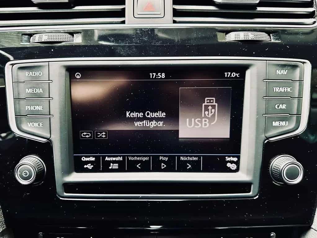 Volkswagen Golf VII Allstar BMT |Kamera|Automatik|Navi|Xeno 02/2017-photo-39