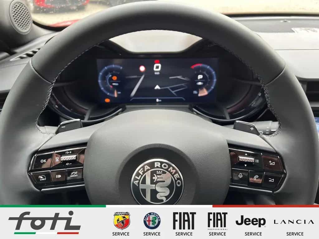 Alfa Romeo Junior Ibrida 1.2 145 PS Automatik LED Kamera 03/2026-photo-18