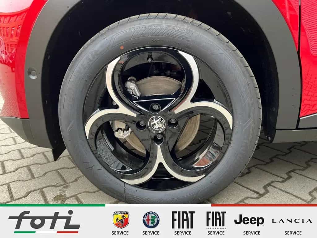 Alfa Romeo Junior Ibrida 1.2 145 PS Automatik LED Kamera 03/2026-photo-2
