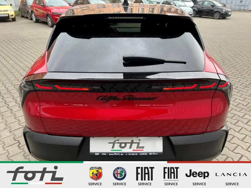 Alfa Romeo Junior Ibrida 1.2 145 PS Automatik LED Kamera 03/2026-photo-6