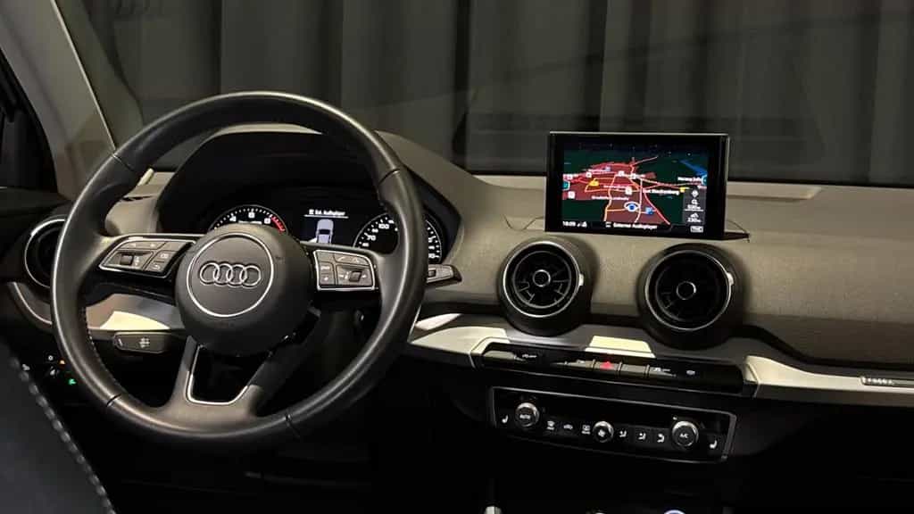 Audi Q2 Sport*S-line*AHK*Navi*LED*S/W 03/2018-photo-12