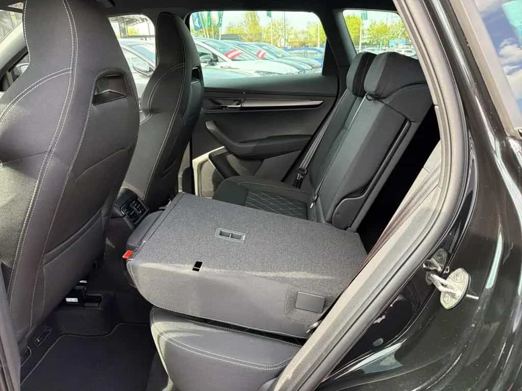 Skoda Karoq Sportline 2,0 TSI 140 kW 7-Gang-DSG 4x4 04/2026-photo-12