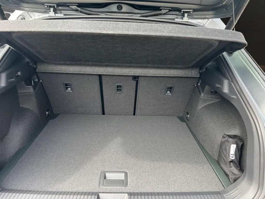 Volkswagen T-Roc R-Line 1.5 l eTSI OPF 110 kW (150 PS) 7-Ga 05/2026-photo-7