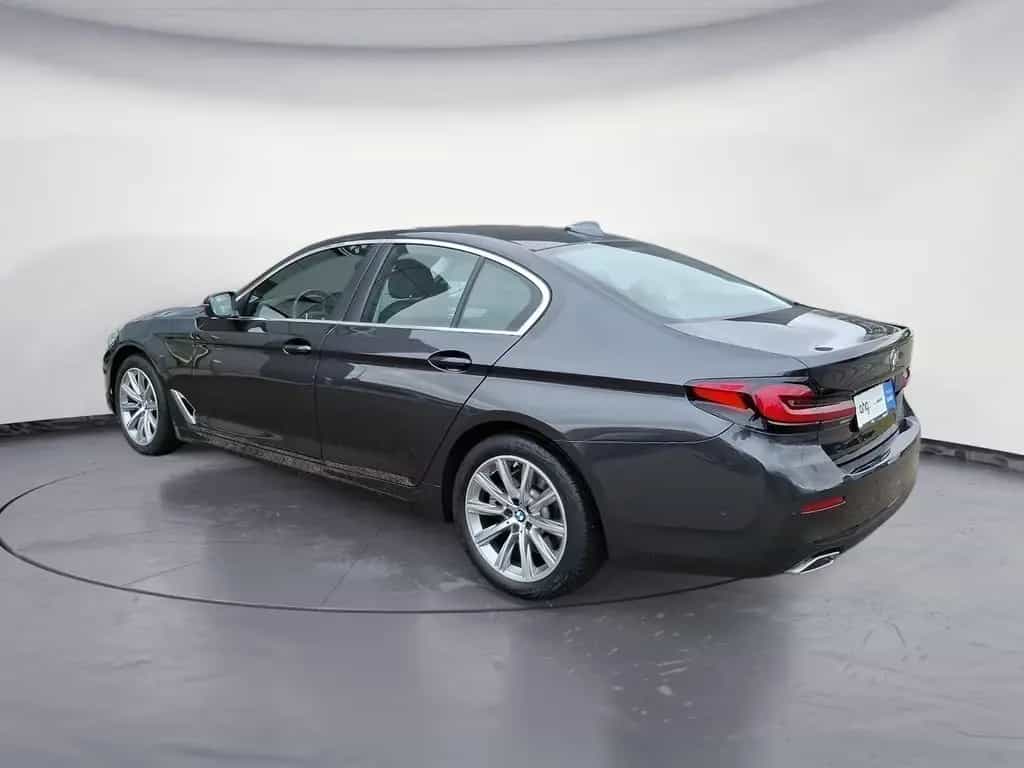 BMW 5 Series 520d xDrive Aut. Klimaaut. Glasdach Head-Up AHK 12/2022-photo-3