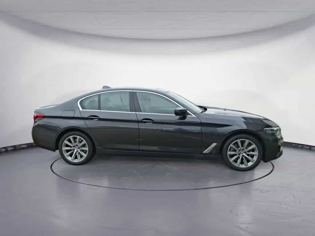 BMW 5 Series 520d xDrive Aut. Klimaaut. Glasdach Head-Up AHK 12/2022-photo-5