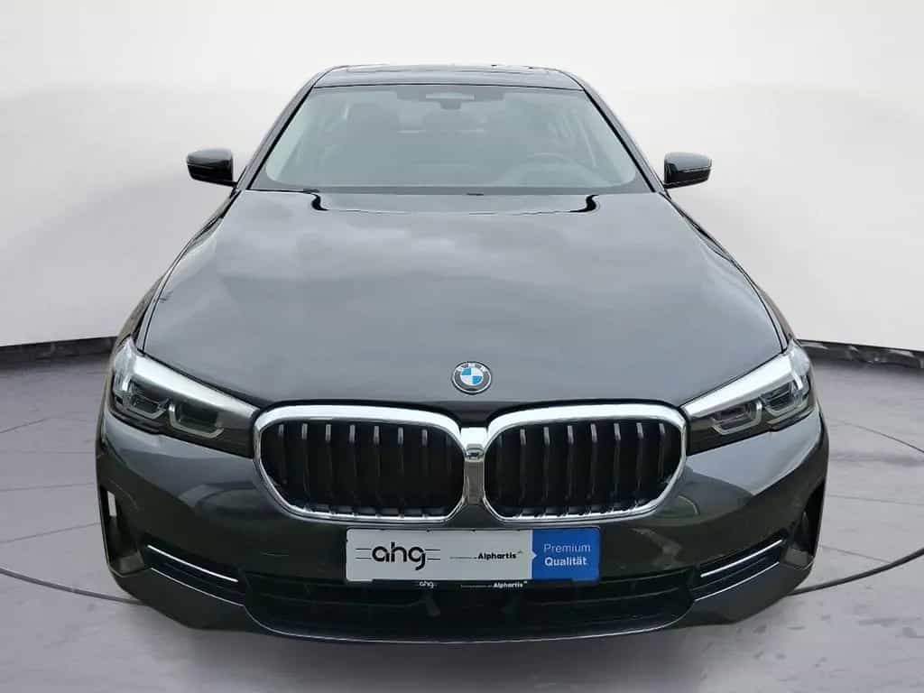 BMW 5 Series 520d xDrive Aut. Klimaaut. Glasdach Head-Up AHK 12/2022-photo-6
