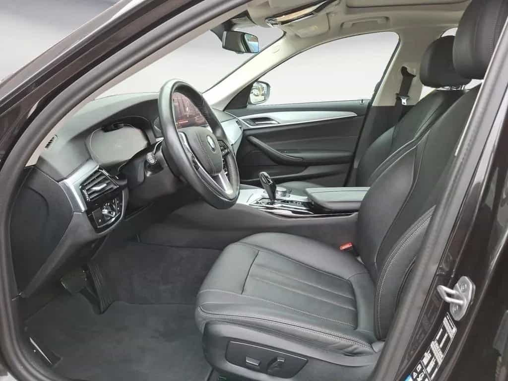 BMW 5 Series 520d xDrive Aut. Klimaaut. Glasdach Head-Up AHK 12/2022-photo-7