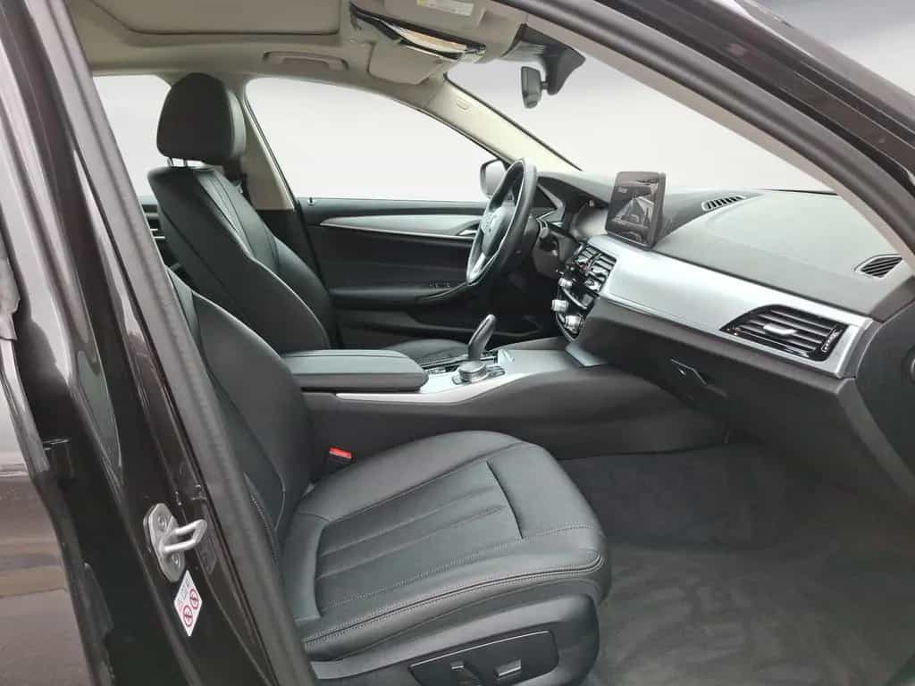 BMW 5 Series 520d xDrive Aut. Klimaaut. Glasdach Head-Up AHK 12/2022-photo-8