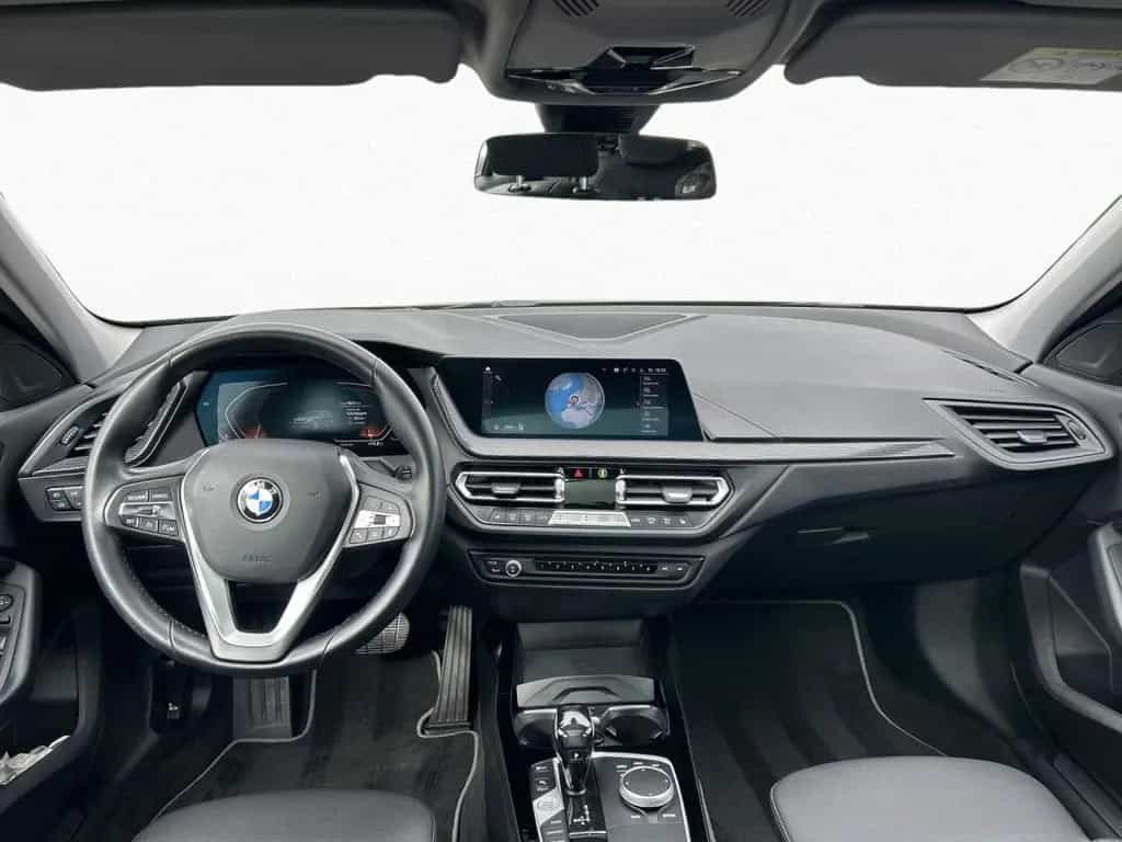 BMW 1 Series 118i 06/2021-photo-12