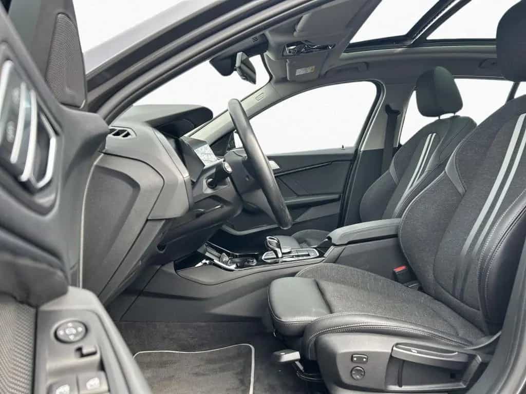 BMW 1 Series 118i 06/2021-photo-5