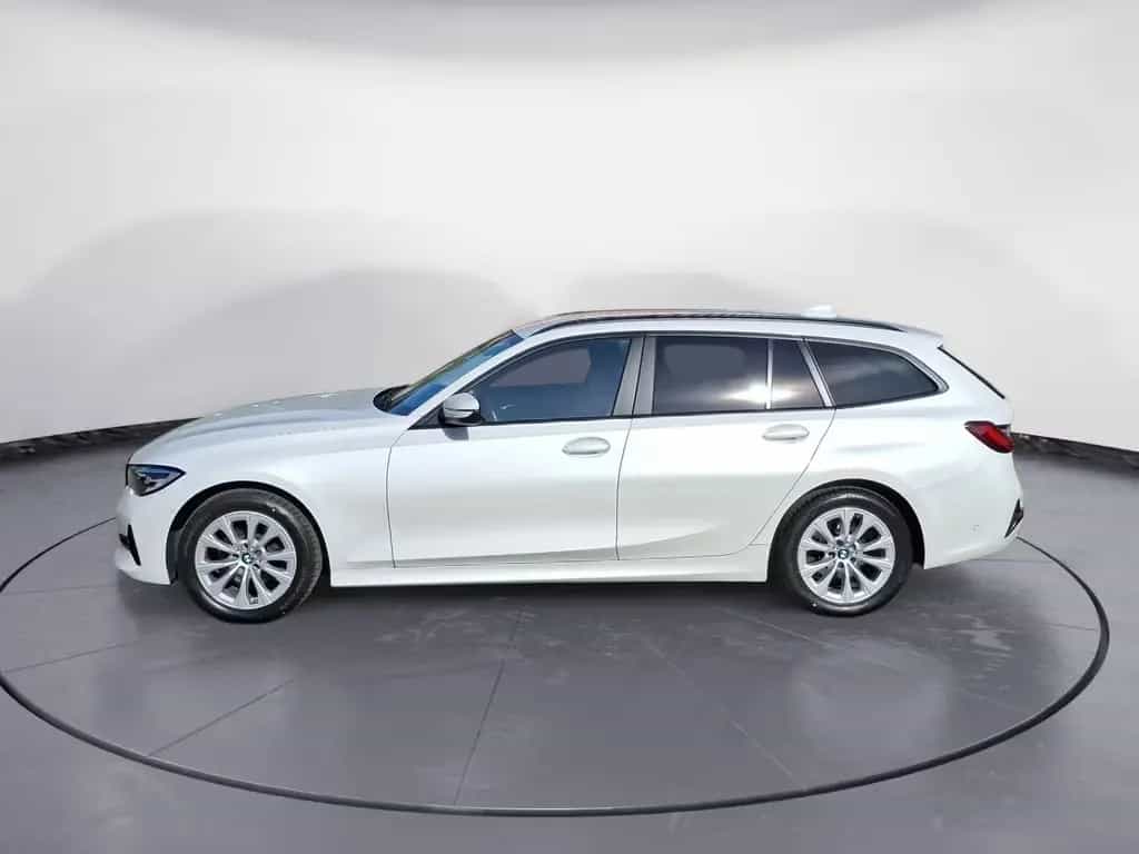 BMW 320 d xDrive Touring *Navi*Rückfahrkamera*AHK*LED 08/2021-photo-1