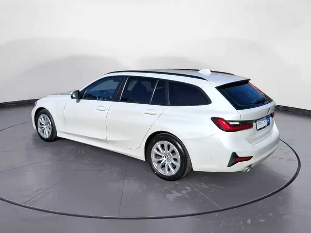 BMW 320 d xDrive Touring *Navi*Rückfahrkamera*AHK*LED 08/2021-photo-2