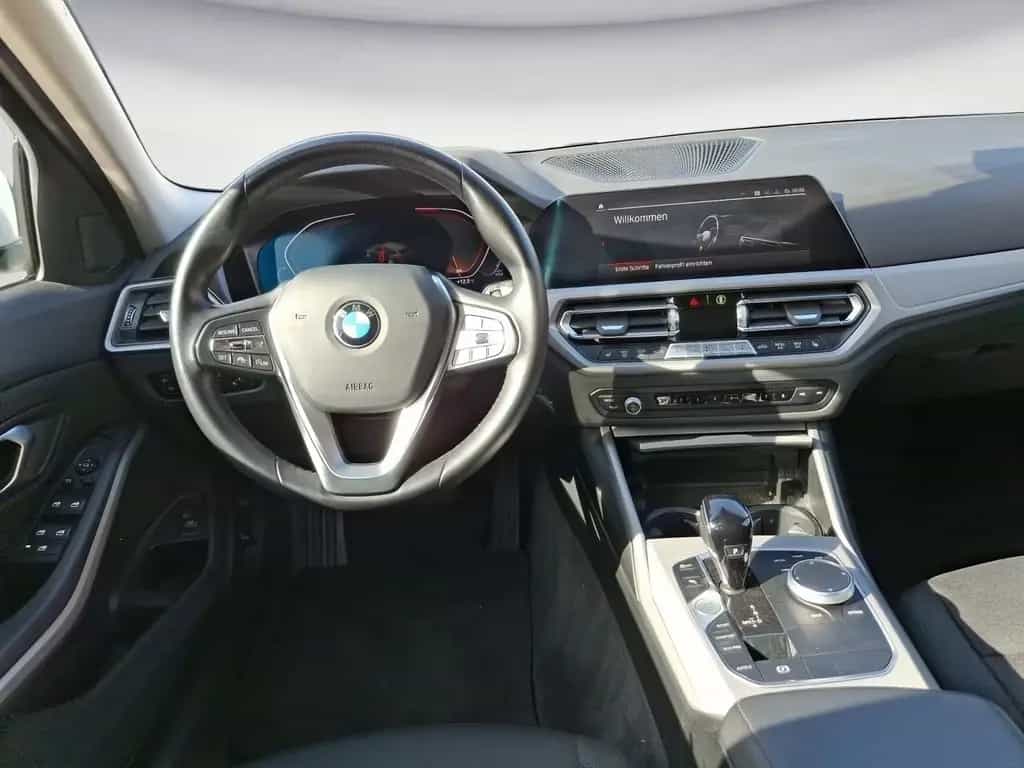 BMW 320 d xDrive Touring *Navi*Rückfahrkamera*AHK*LED 08/2021-photo-9
