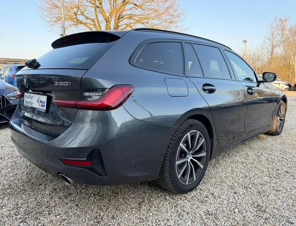 BMW 3 Series 330i Touring xDrive Sport Line ACC*Pano*Kam*HUP 02/2020-photo-3