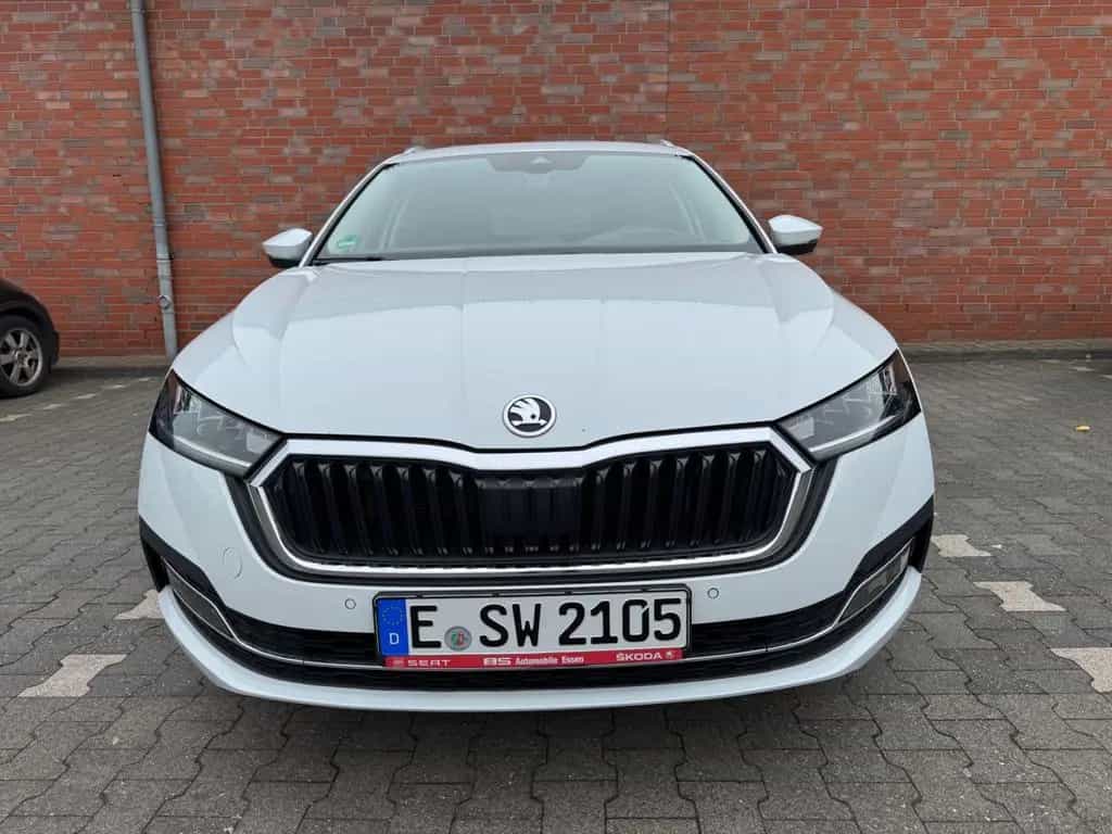 Skoda Octavia 1.5 TSI ACT FIRST EDITION COMBI FIRS... 07/2020-photo-2