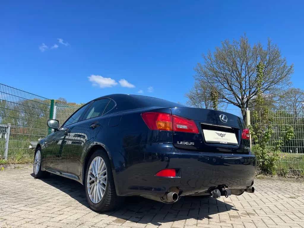 Lexus IS 250 Luxury Line Automatik~Reifen Neu/Bi-Xenon 02/2006-photo-2